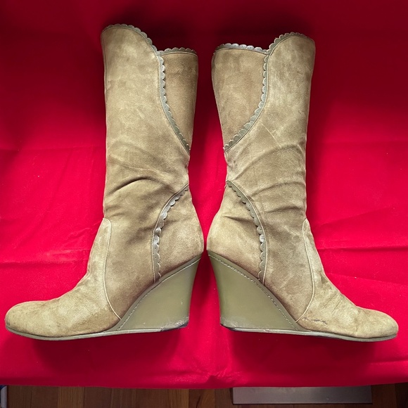 Vintage BCBG Mid-Calf Green Suede Wedge Boots With Zipper - Picture 4 of 15